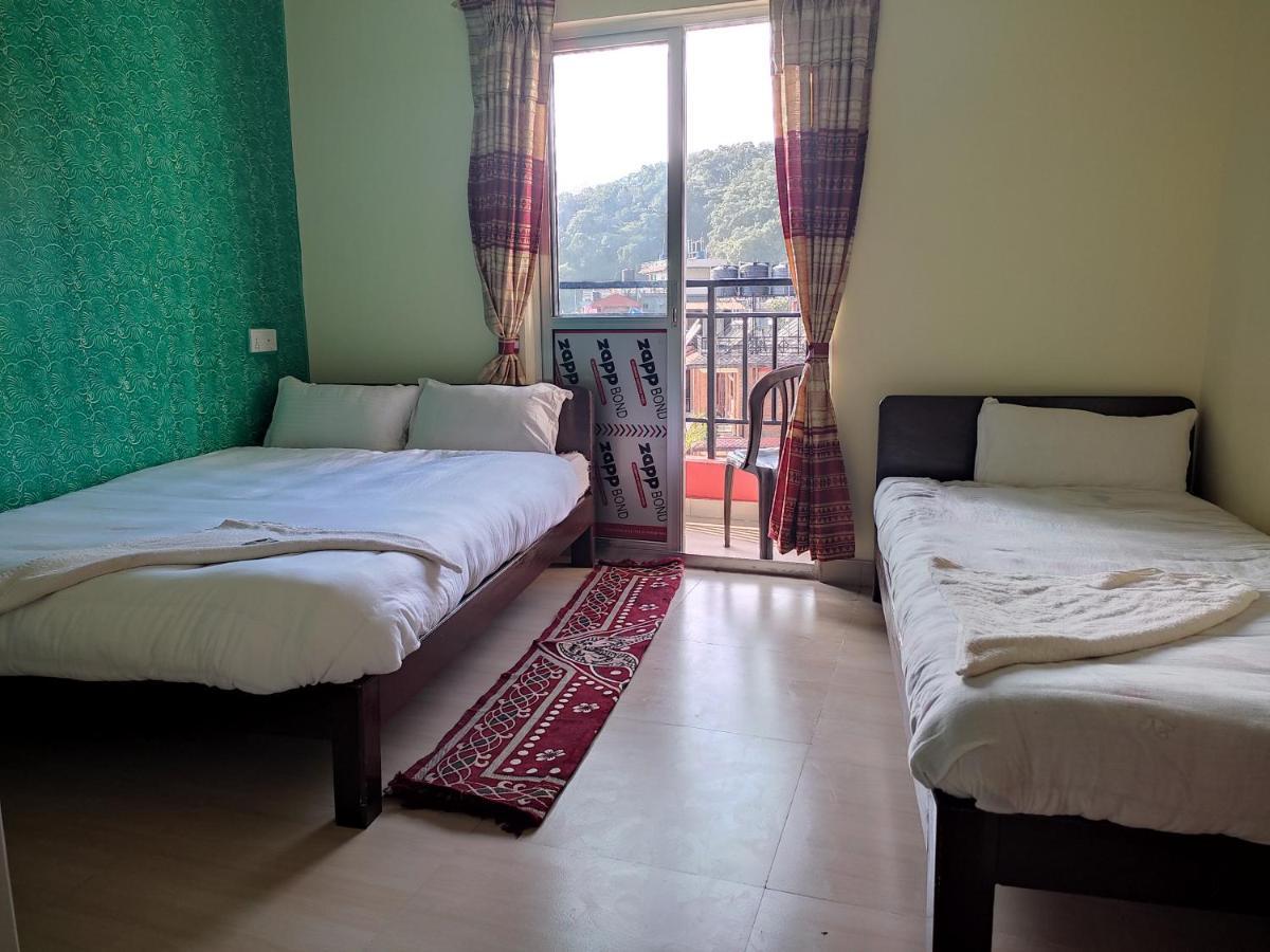 Hotel Green Hill View Pokhara Oda fotoğraf