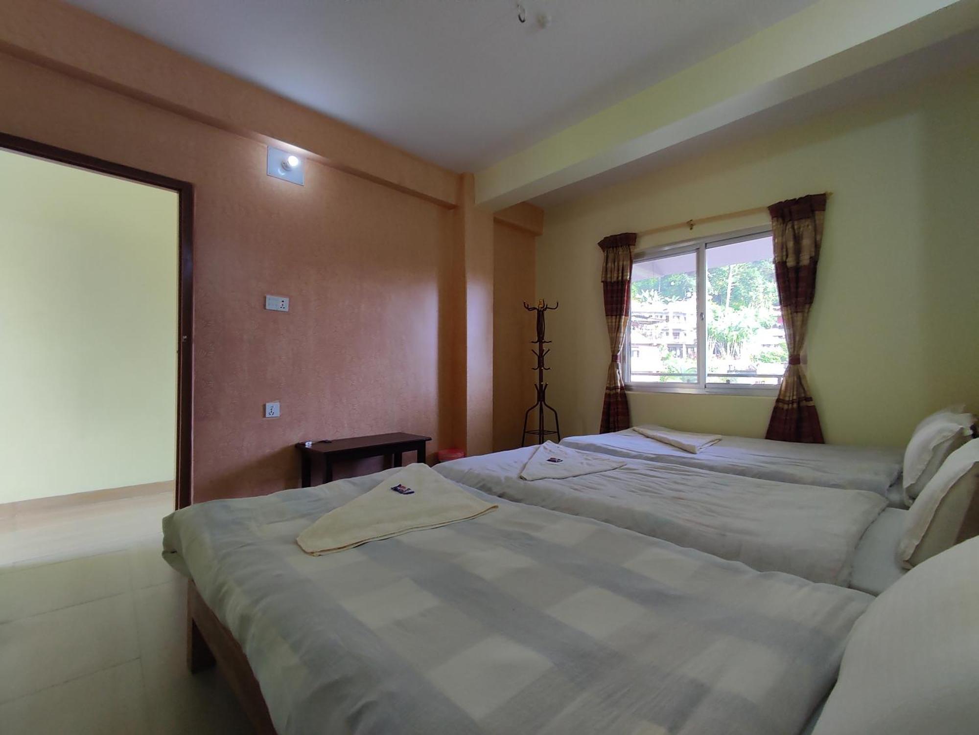 Hotel Green Hill View Pokhara Oda fotoğraf