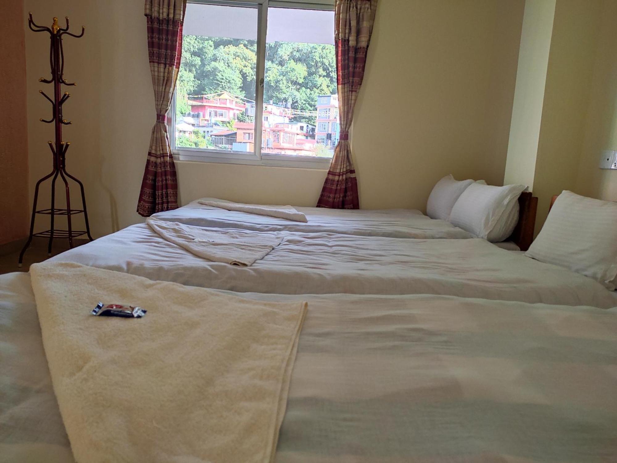 Hotel Green Hill View Pokhara Oda fotoğraf